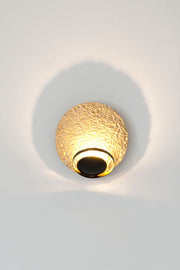 LED-Wandlampe Stare dimmbar mit Scheibe mit Ring Rund von Holländer, goldene Wandlampe mit gehämmerter Oberfläche