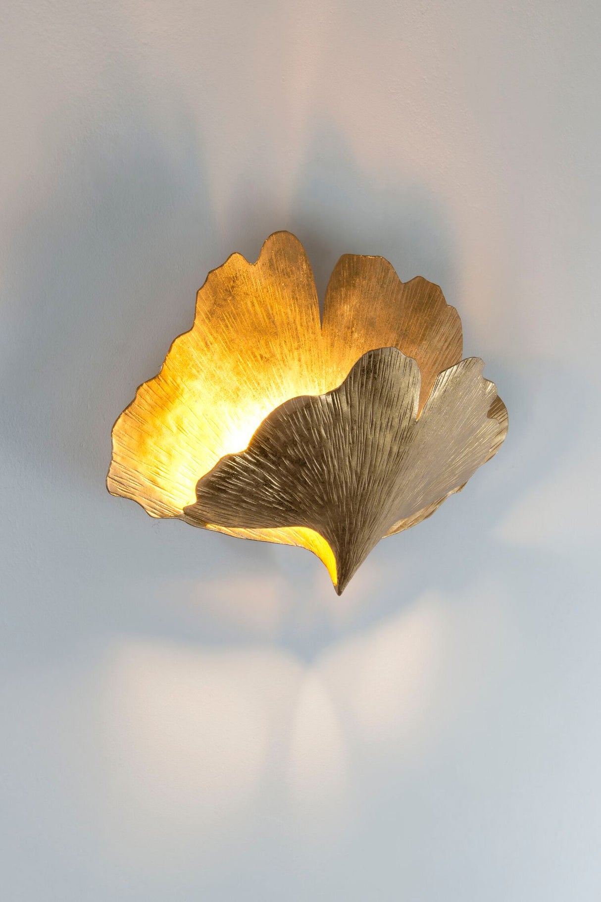 Applique Ginkgo Due a 2 luci martellata rotonda 32x11cm 