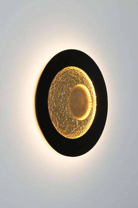 LED-Wandlampe Urano Medium M, rund, gehämmerte Metalloberfläche, dimmbar, warmes Licht, Frontalansicht