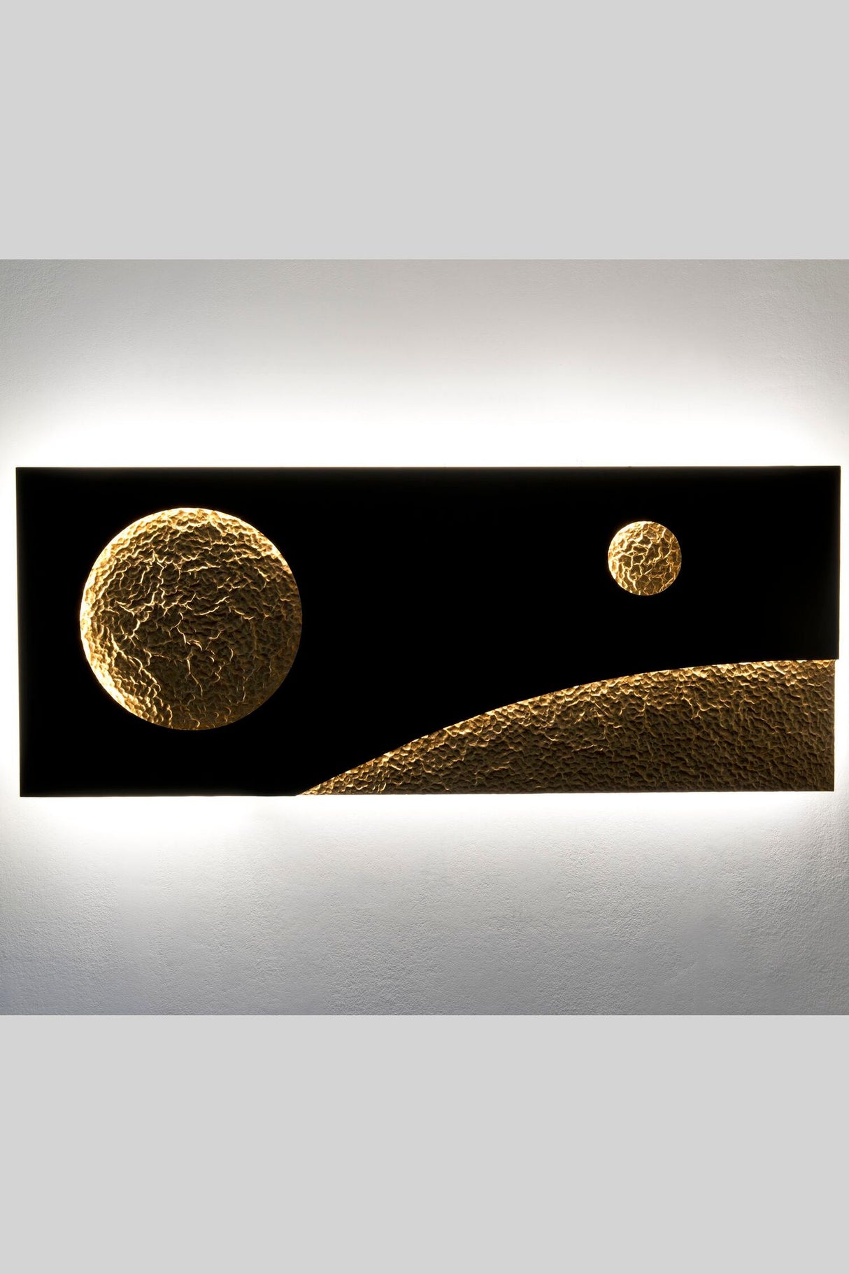 LED-væglampe Universo Spettro dæmpbar hamret 150x2,5cm 