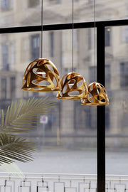Pendelleuchte Talismano mit Schirm Rund von Holländer, goldene Eisen-Pendelleuchte für Esstisch mit runder Form