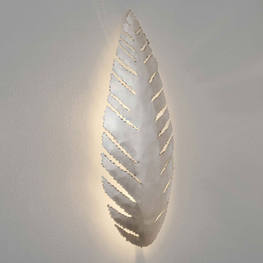 Wandleuchte 2-flammig Pietro Eisen Silber, dekorative Wandlampe in Form eines Blattes mit hinterleuchtetem Design.