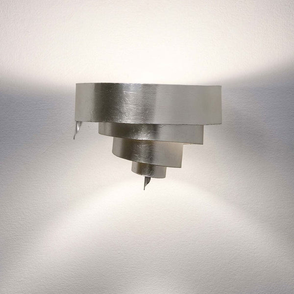 Aplique Banderole em ferro prateado, elegante candeeiro de parede em ferro prateado com forma espiral.