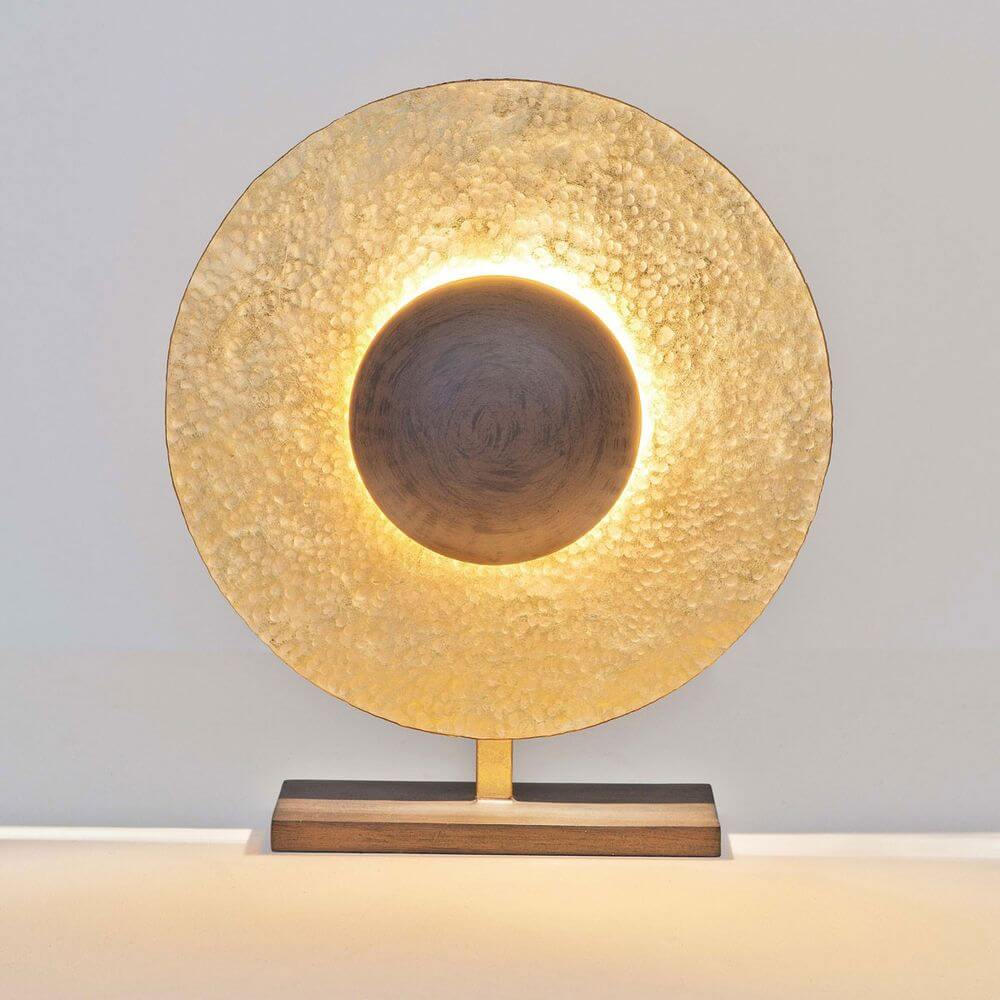 Tischleuchte 3-flammig Villino Eisen Braun-Schwarz-Gold auf einem Tisch mit dekorativem Design.
