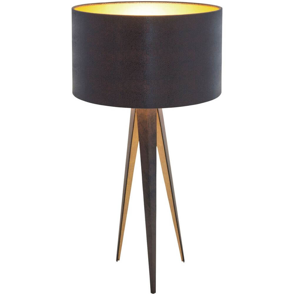 Tischleuchte Petra Eisen Braun-Schwarz-Gold mit dreibeinigem Holzfuß und elegantem Lampenschirm.