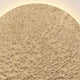 Wandleuchte Meteor Eisen Gold mit einzigartiger textured Oberfläche in neutralen Farben.
