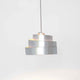 Pendelleuchte Banderola Eisen Silber in modernem, geschichteten Design mit eleganter silberner Oberfläche.