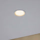 3er-Set LED Einbaulampen Cymbal Coin Warmdimmfunktion IP44 Weiß in weißem Deckenpaneel.