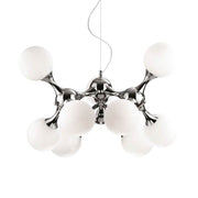 Lampada a sospensione Nodi con 9 sfere in vetro Ø 80 cm cromata in design moderno con struttura in metallo e sfere in vetro bianche.