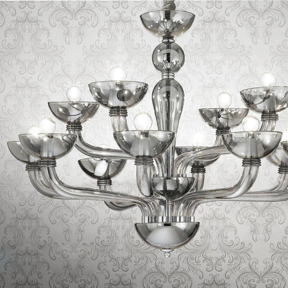 Candelabro in vetro soffiato Casanova 90cm cromo, trasparente con design elegante e dettagli artigianali in metallo.