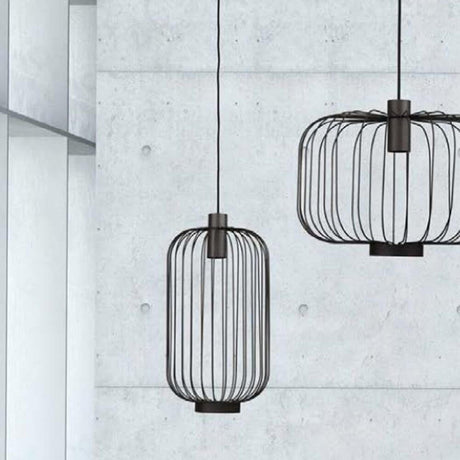 Cages L gitterpendellampe 48 cm svart, elegante pendellamper i metall med trådramme og tekstilkabel.
