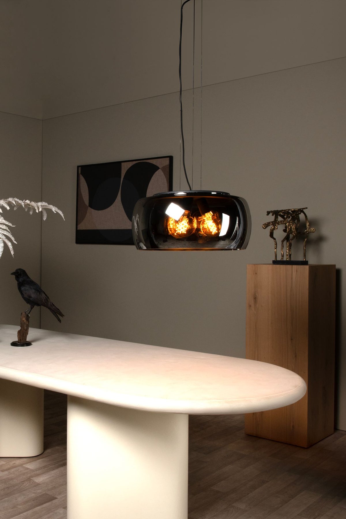 Lampada a sospensione Olivia a 3 luci con paralume in vetro fumé Ø 50cm regolabile in altezza (1)