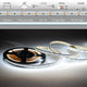 5m LED Lichtband, 6000 Kelvin, 1200 Lumen, perfekt für individuelle Beleuchtungsgestaltung.