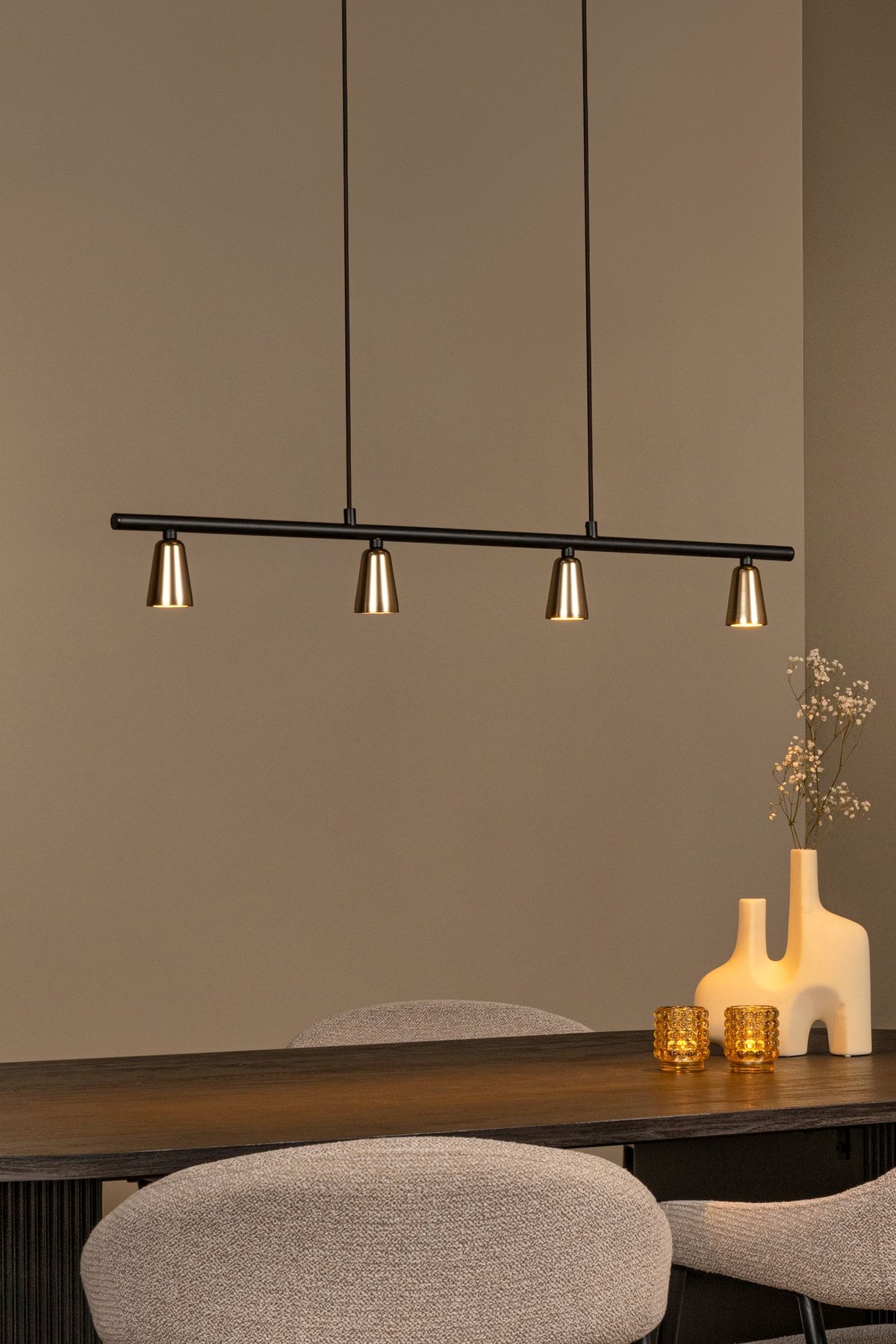 Suspension Tiana à 4 lampes, réglable en hauteur (3)