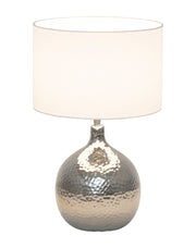 Tischlampe Maestro mit gehämmerter Metallkugel, Seidenstruktur-Schirm creme, Kugelgelenk beweglich
