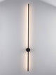 Elegante Aden LED Wandleuchte 3000K in schlankem, schwarzem Design an der Wand montiert.