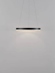 Adriaterhavet LED Pendel Ø 40cm 3000K med matsort aluminium og jævn lysfordeling.