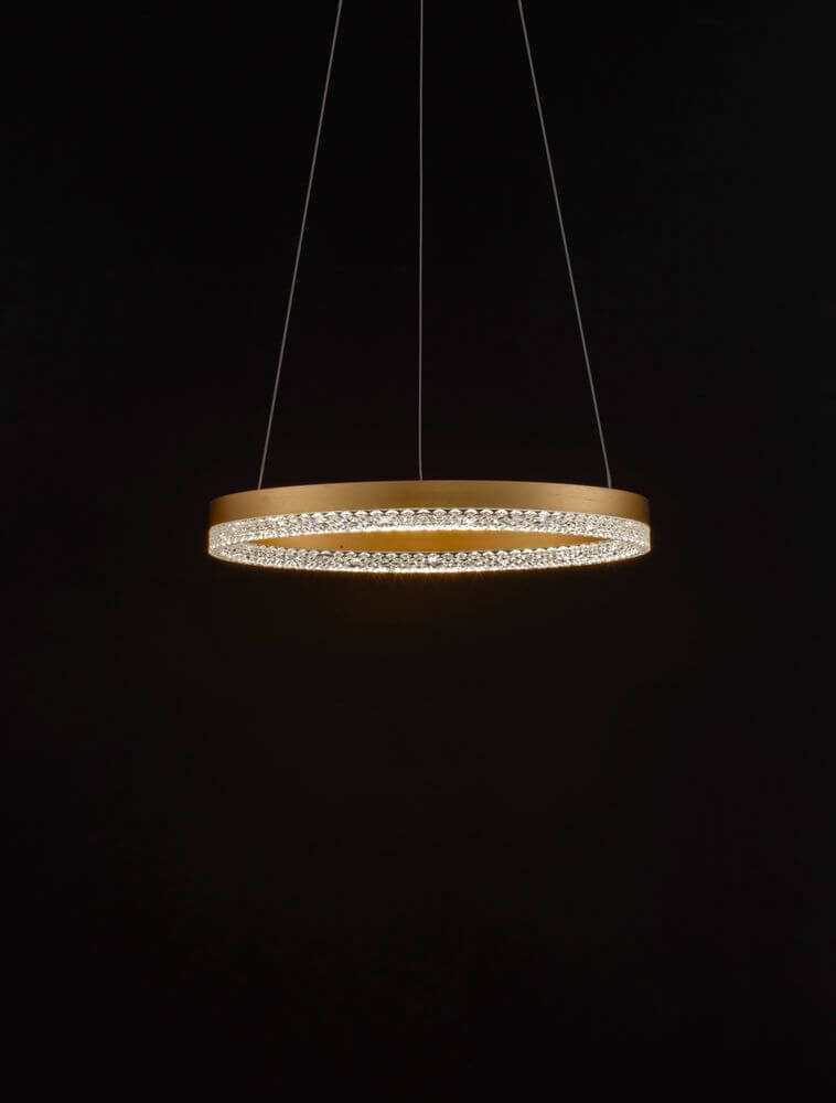 Adria LED Pendelleuchte Ø 40cm 3000K in modernem Design mit mattem Ring aus Aluminium für einladende Atmosphäre.
