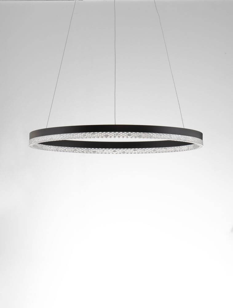 Adria LED Pendelleuchte Ø 60cm 3000K, elegantes Design mit schwarzem Aluminium und kristallinem Ring.