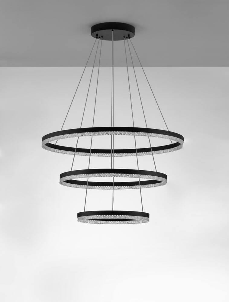 Adria LED Pendelleuchte 3-flammig Ø 80cm in modernem Design mit kreisförmigen Ringen.