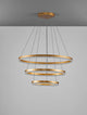 Adria LED Pendelleuchte 3-flammig Ø 80cm in gold mit schwebenden Ringen und 9452 Lumen Lichtleistung.