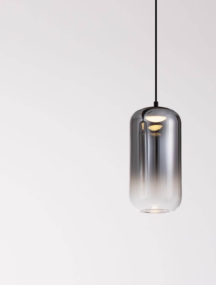 Aelia LED Pendelleuchte 3000K Schwarz, Rauch – elegante minimalistische Lampe für moderne Innenräume.