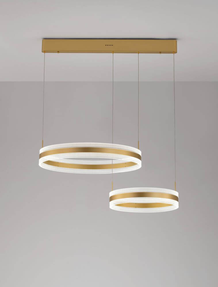 Agos LED Pendelleuchte Ø 60cm in modernem Design mit zwei schwebenden Leuchtkreisen.