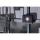 Akkulampe Worklight Schwarz, Rot IP65 an Regalwand, ideal für Outdoor-Arbeiten und als Powerbank.