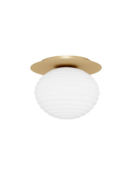 Plafonnier Allen E27 or, blanc avec des éléments lumineux sphériques en verre opalin pour des espaces de vie élégants.