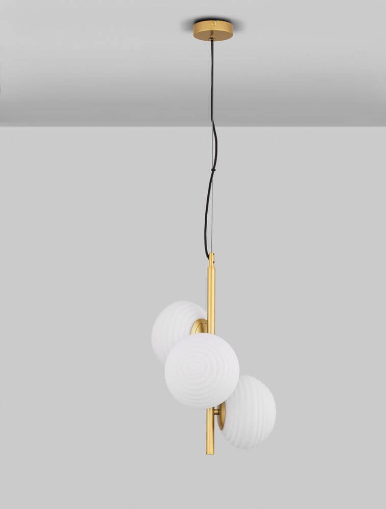 Allen Pendelleuchte 3-flammig Ø 32,5cm mit elegantem Design und drei Ovale Leuchtenschirme.