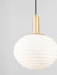 Allen Pendelleuchte E27 Gold, Weiß mit mattem Opalglas und goldfarbenem Sockel.