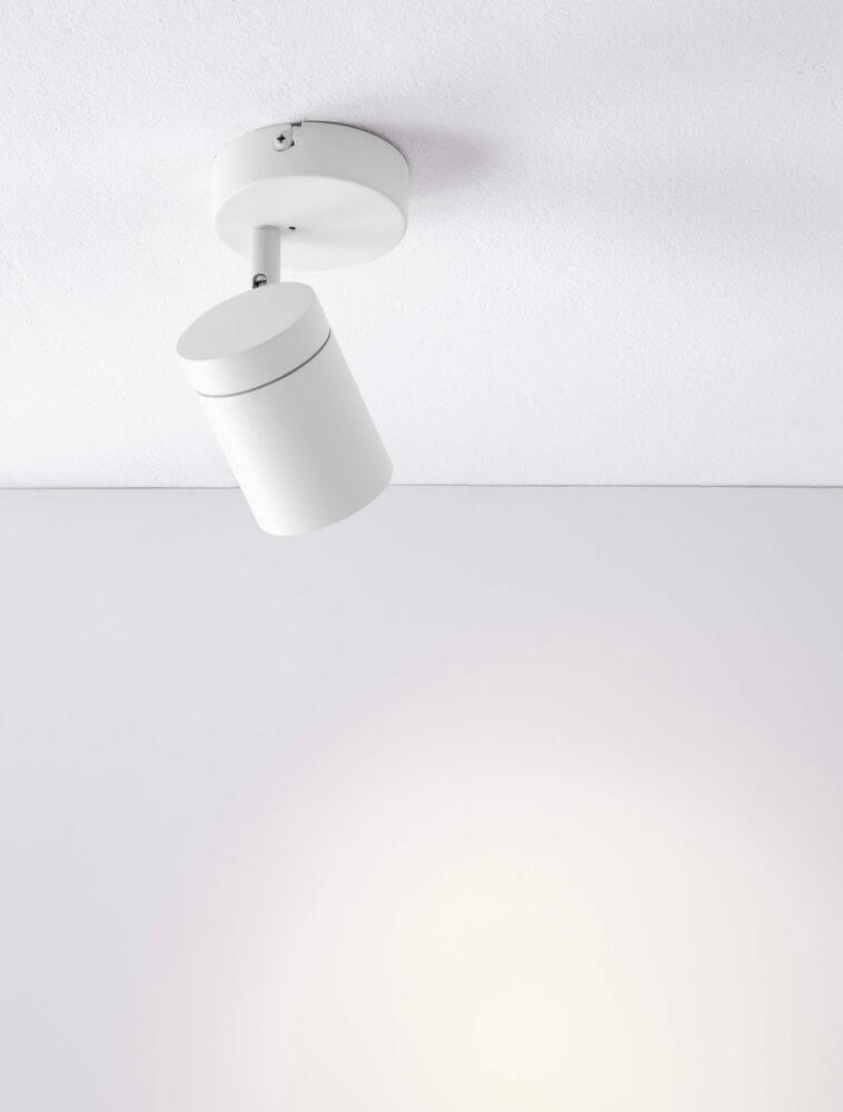 Alma Deckenleuchte GU10 IP44 mit modernem, schlichten Design, ideal für Wohnräume und Büros.