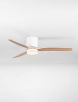 Aloa LED Ventilator Ø 132cm mit Holzblättern und integriertem Licht, modern und elegant.