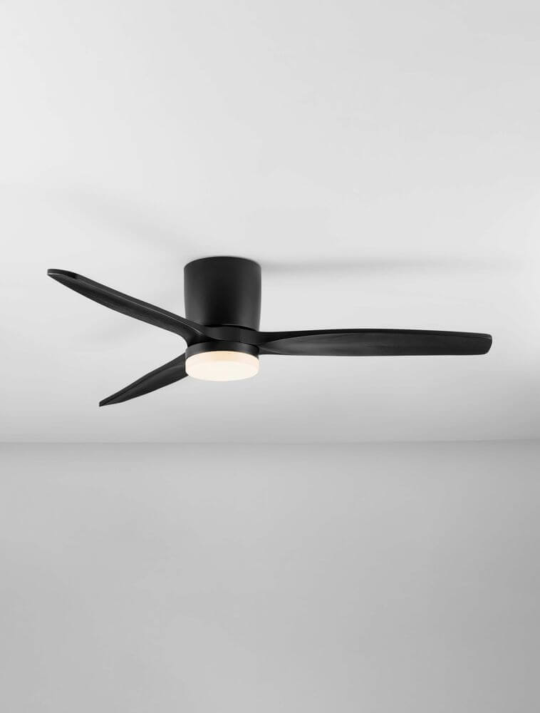 Aloa LED Ventilator in Schwarz mit Ø 132cm, modernem Design und integrierter Beleuchtung.