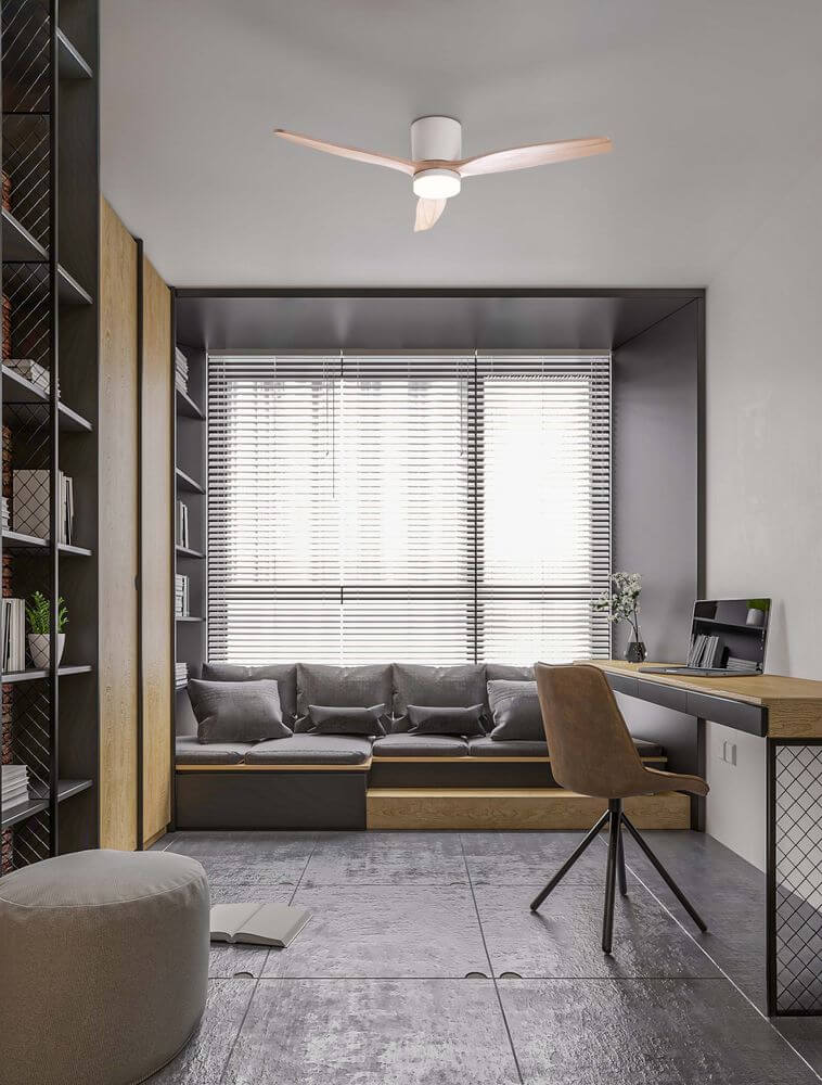 Moderne Aloa LED Ventilator Ø 132cm in stilvollem Wohnzimmer mit hellen Farben und gemütlicher Einrichtung.