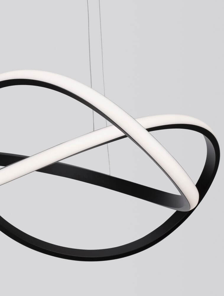 Amara LED Pendelleuchte Ø 56cm mit modernem Design aus schwarzem Aluminium und Kunststoff.