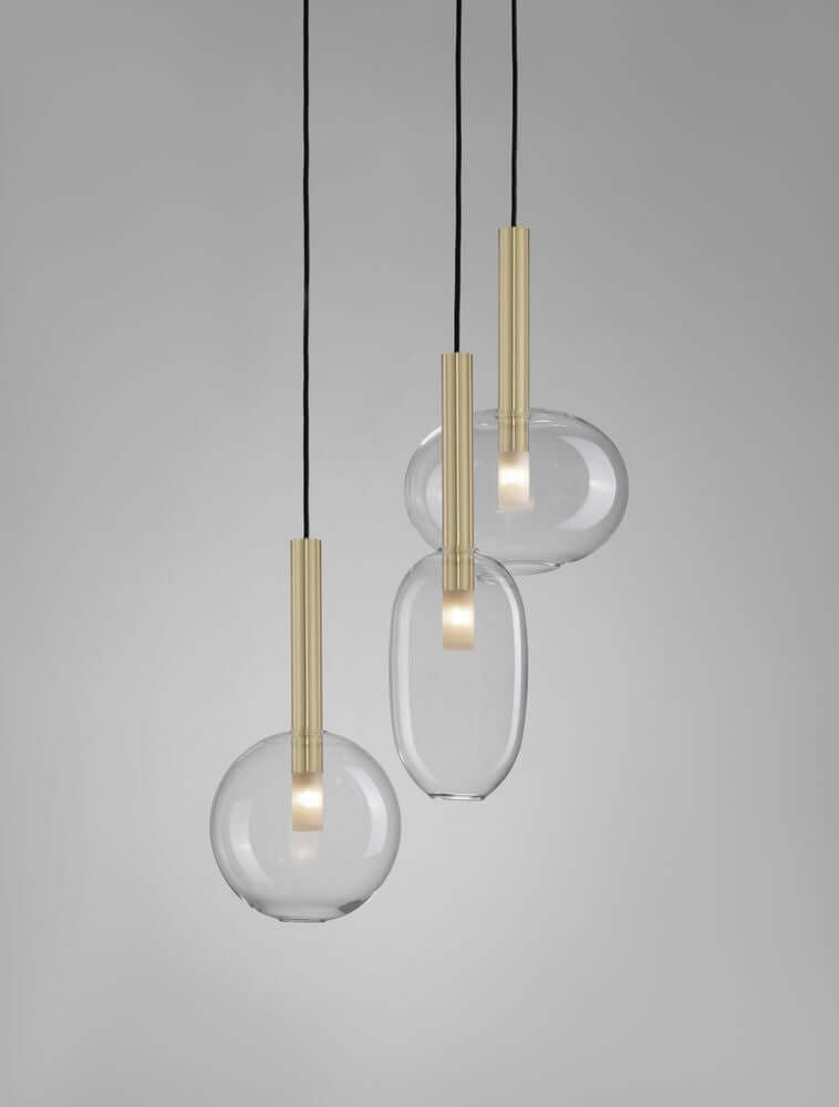 Amelia Pendelleuchte 3-flammig Ø 50cm mit eleganten Glasschirmen in modernem Design.