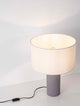 Ammos Tischleuchte E27 Ø 35cm – moderne Tischlampe mit weißem Stoffschirm und grauem geriffeltem Standfuß
