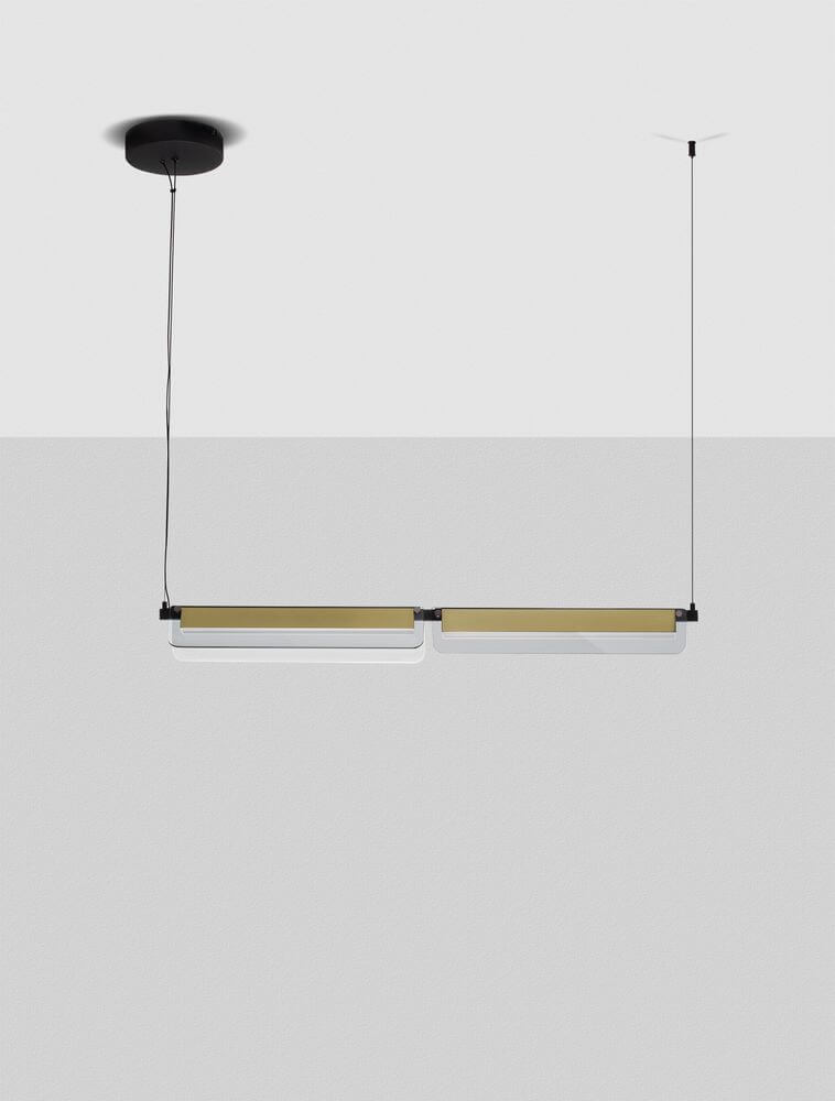 Apnea LED Pendelleuchte 3000K mit schwarzem Rahmen und goldfarbenen Akzenten, ideal für Ess- und Wohnzimmer.