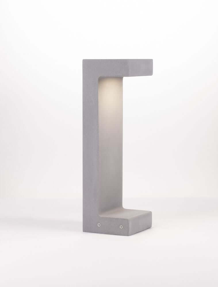 Aran LED Außenwegeleuchte 3000K Grau IP65 - moderne Beton Wegleuchte für Außenbereiche.