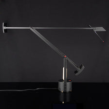Artemide Tizio 50 LED Schreibtischlampe Schwarz, warmweiß 3000K, moderne flexible LED Tischleuchte