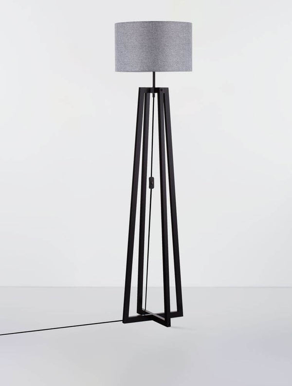 Artis Stehlampe H 153cm von Nova Luce, schwarze Holz-Stehleuchte mit grauem Stoffschirm im skandinavischen Shabby-Chic