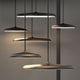 Artist 25 LED Pendelleuchte Ø 25cm Dimmbar Schwarz in Schwarz, stilvoll und elegant beleuchtet.
