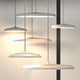 Artist 25 LED Pendelleuchte Ø 25cm Dimmbar Schwarz in eleganter Gruppenanordnung.
