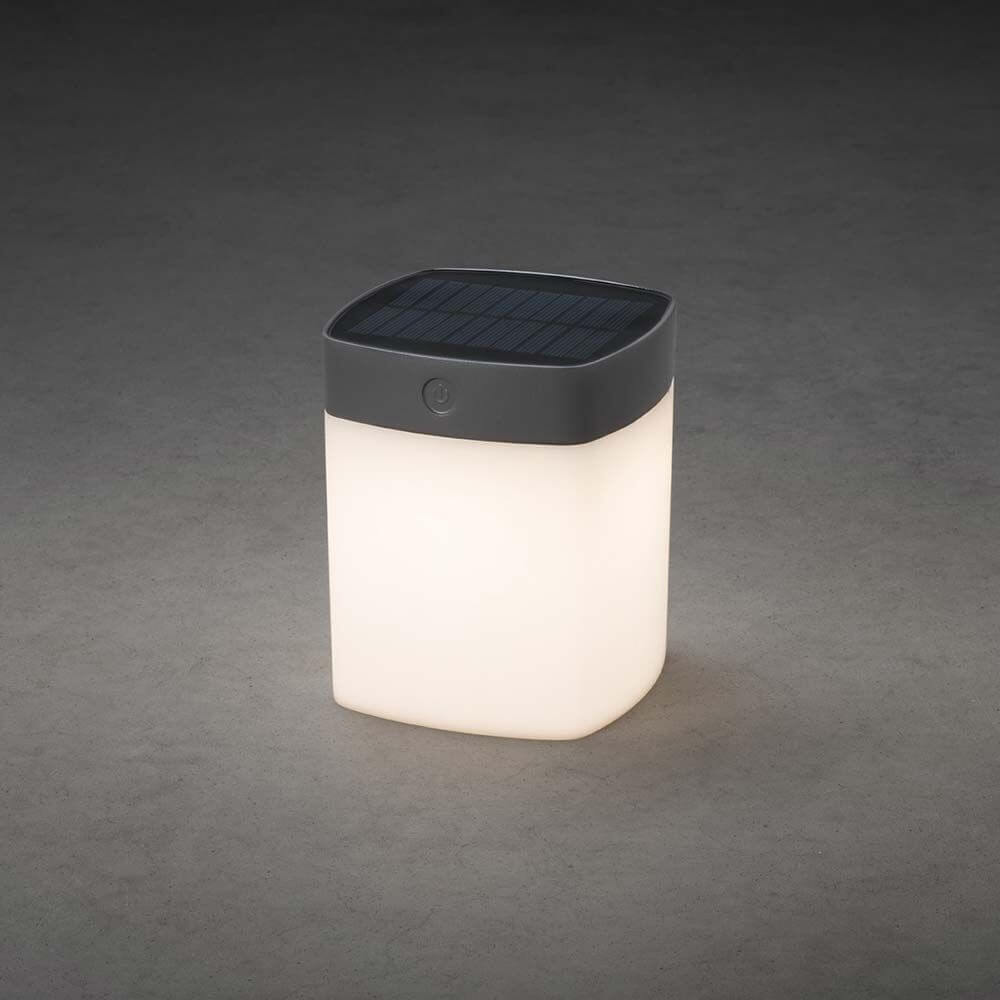 Graue Solar LED Leuchte Assisi mit opalen Acrylglas