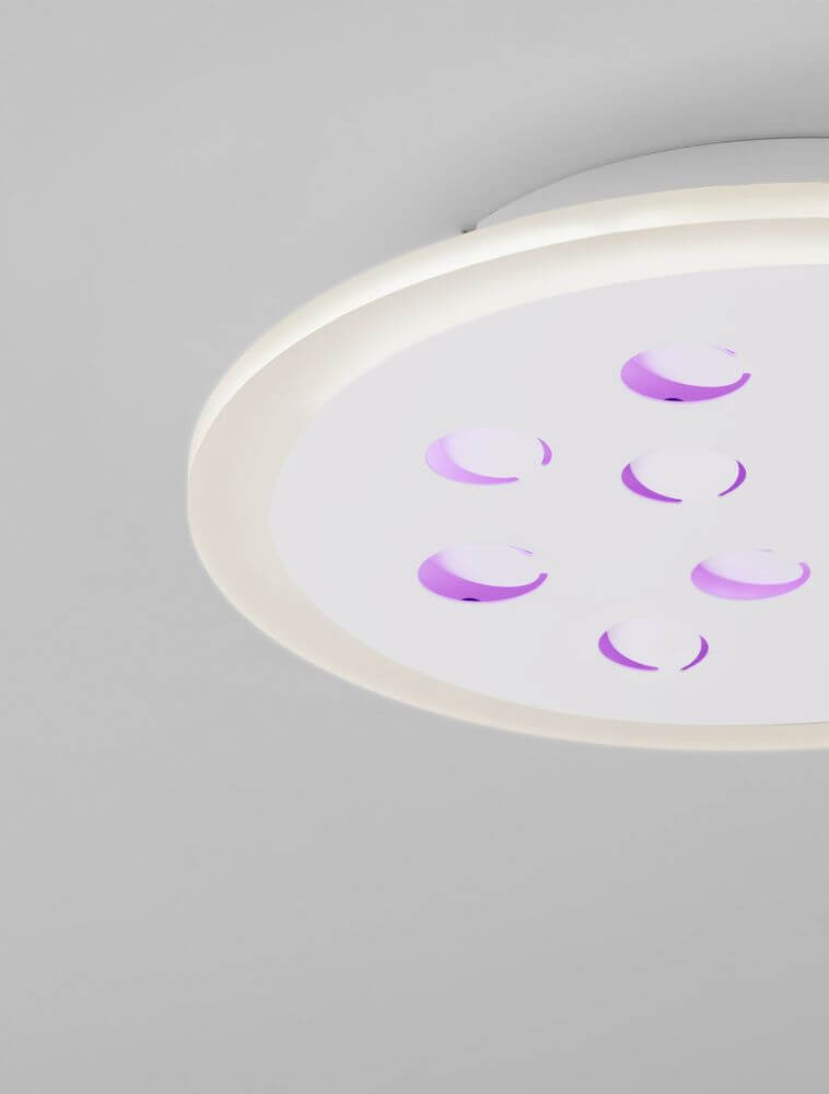 Astro LED Deckenleuchte 3000K Weiß mit modernen Designelementen und sanftem Licht.
