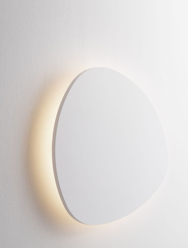 Atena LED Wandleuchte 3000K Weiß mit modernem Design und weicher, warmweißer Beleuchtung.