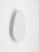 Atena LED Wandleuchte 3000K Weiß an der Wand montiert, modernes Design für stilvolle Beleuchtung.