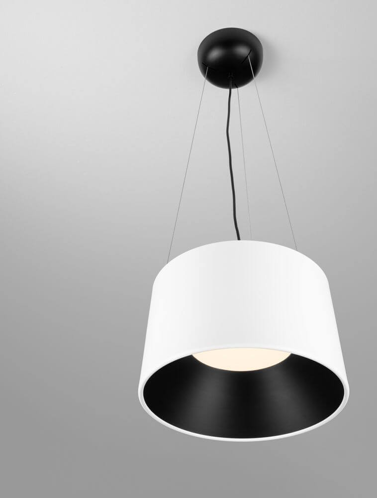 Atil LED Pendelleuchte 3000K in modernem skandinavischen Design für Esszimmer und Wohnzimmer.