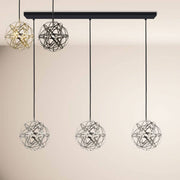 s.luce Atom LED Spisebordslampe med 2 til 5 lys, 160 cm stråle over et bord med elegante, moderne lys